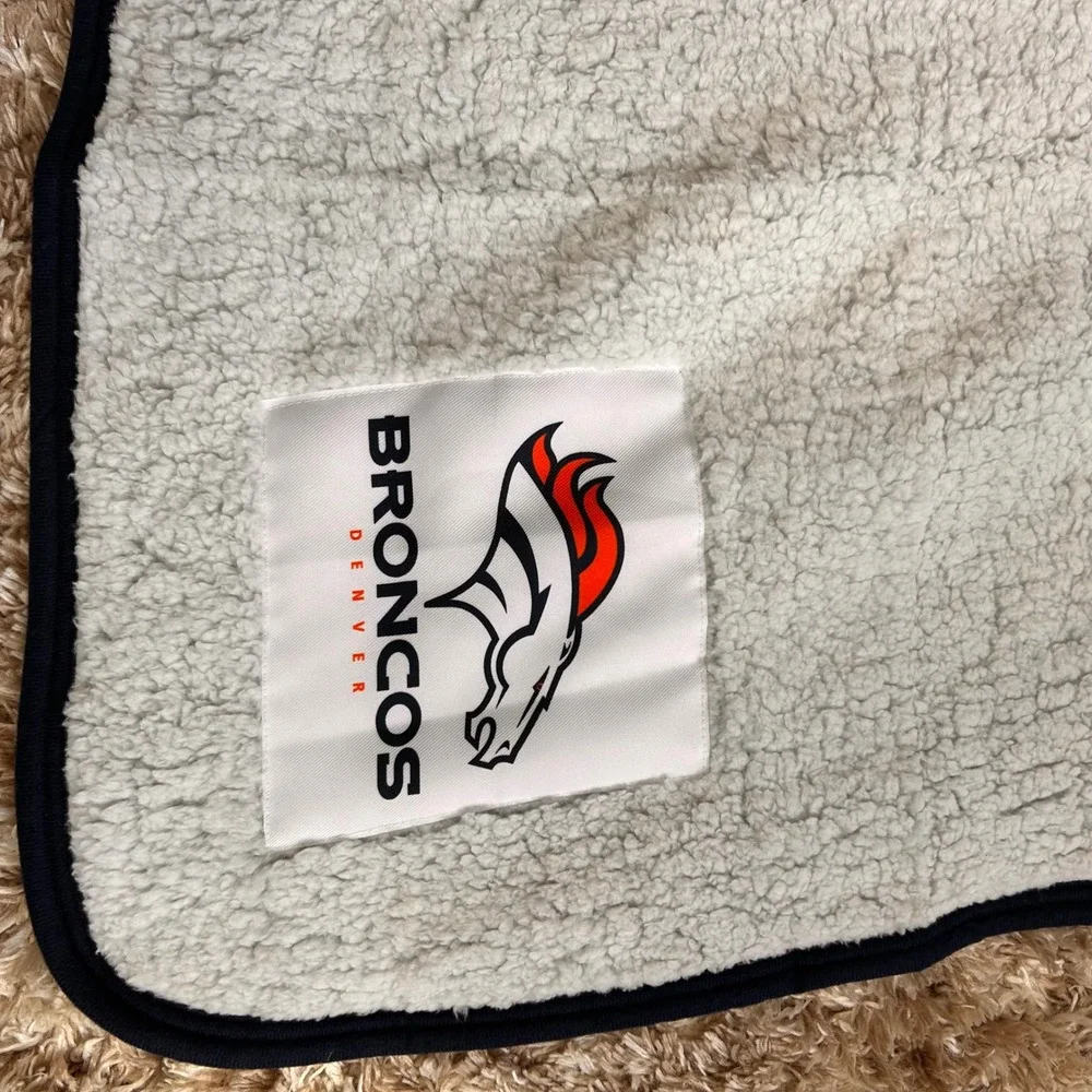 Denver Broncos NFL Sherpa Fleece Throw Blanket White Navy Blue 60x48